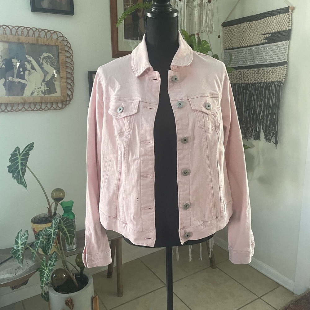 Pastel Pink Denim Jean Jacket with Fitted Silhouette